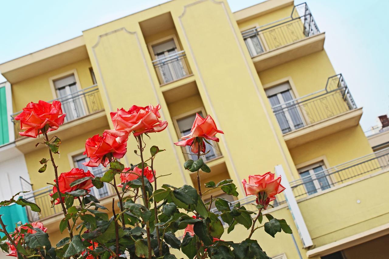 Hotel Villa Aurora Bellaria-Igea Marina Zewnętrze zdjęcie