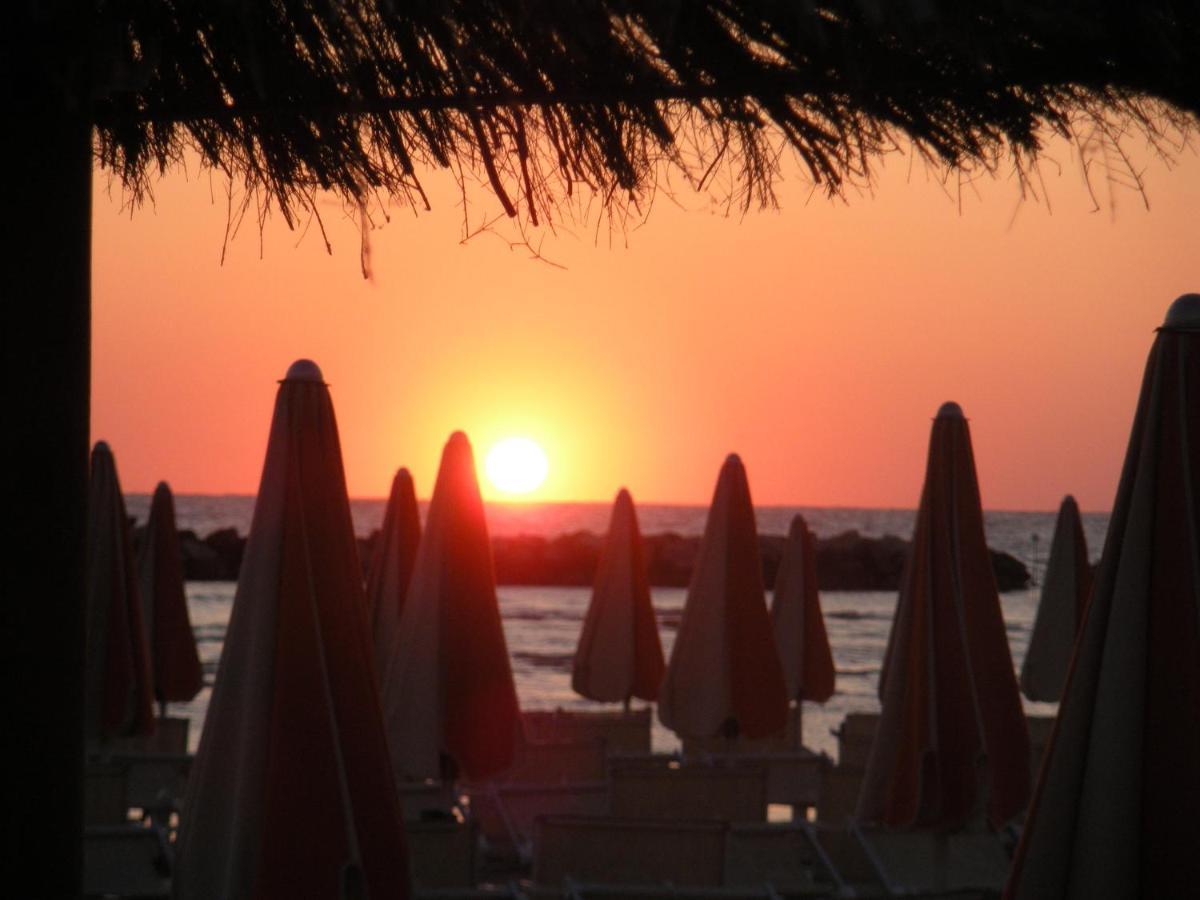 Hotel Villa Aurora Bellaria-Igea Marina Zewnętrze zdjęcie